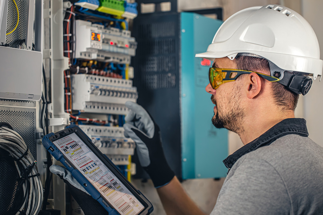 Industrie und Gewerbe bei hns Elektrotechnik GmbH in Rheinstetten