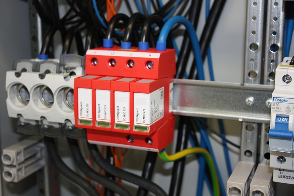 U berspannungsschutz bei hns Elektrotechnik GmbH in Rheinstetten